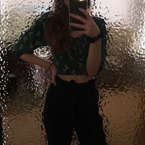 L.A. Hearts Floral Scrunched Crop Top